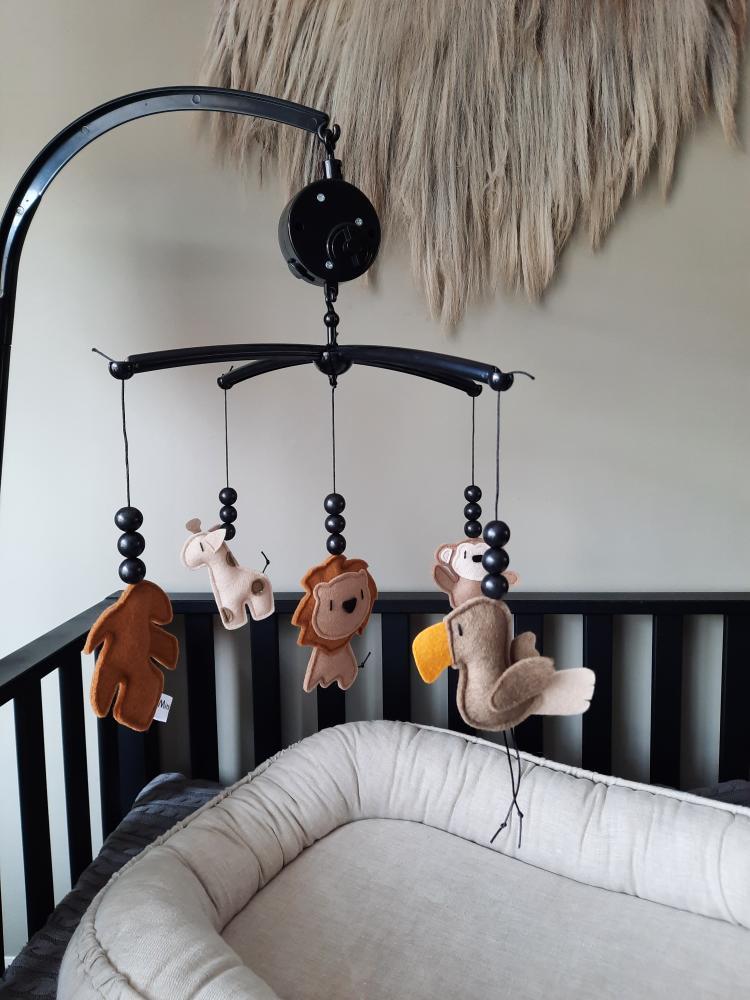 Muziekmobiel cusstommade met zwarte muziekmobiel houder